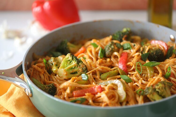 Thai Red Curry Pasta in green pan
