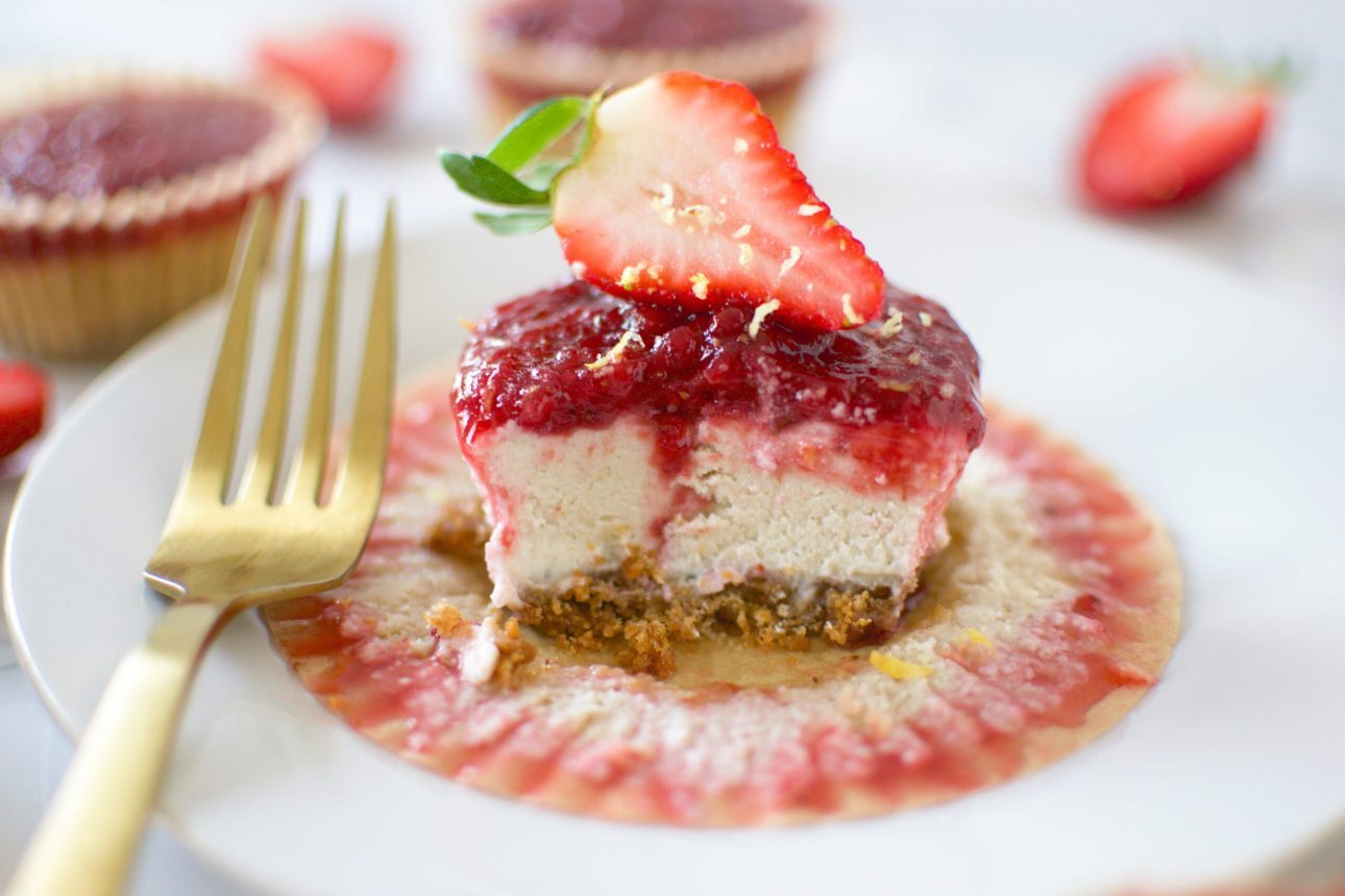 Vegan Strawberry Cheesecake Bites