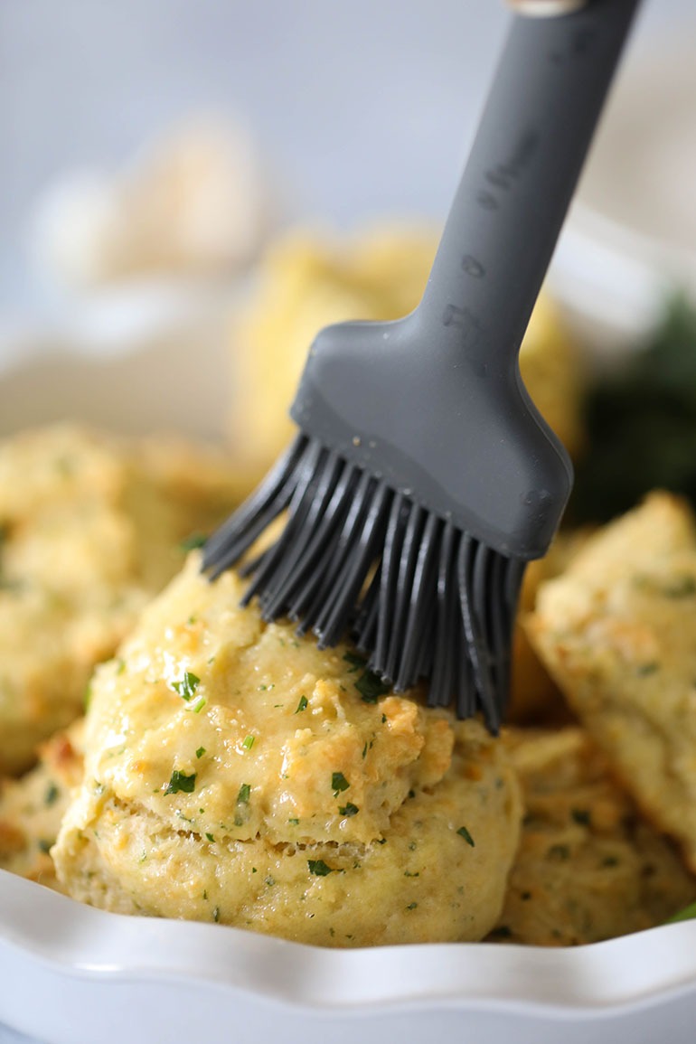 Easy Vegan Cheddar Bay Biscuits