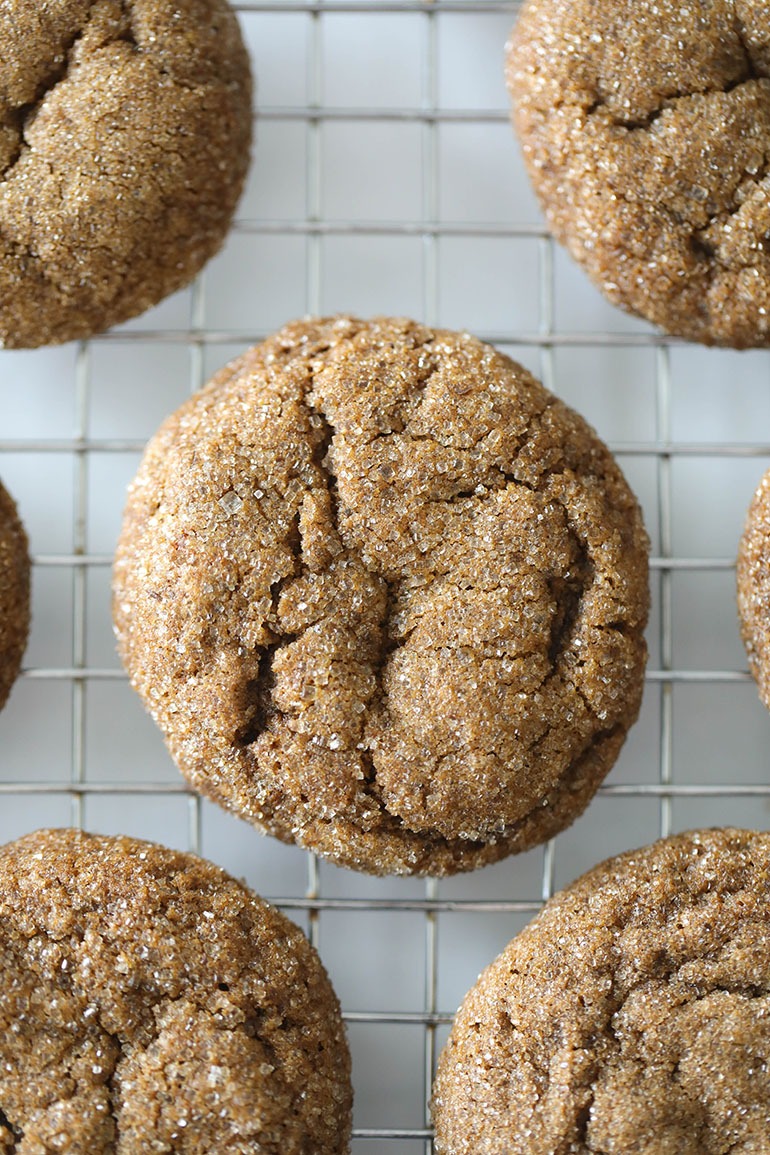 Easy Vegan Ginger Molasses Cookies (Soft+Chewy)