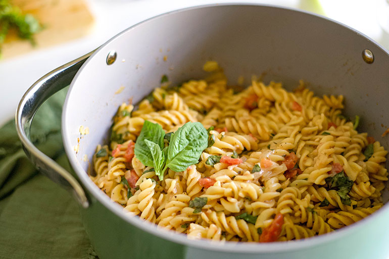 One pot tomato basil pasta in green pot