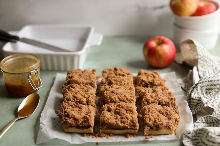 Vegan Caramel Apple Pie Bars