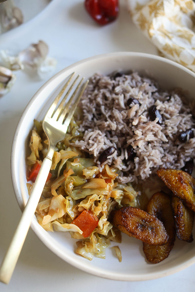 Easy Jamaican Rice And Peas [+VIDEO] | ICanYouCanVegan