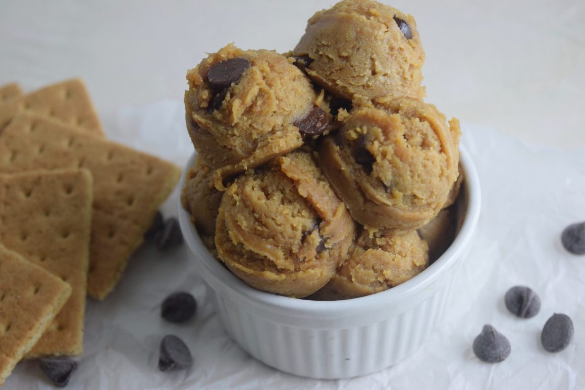 Chocolate Chip Peanut Butter Hummus
