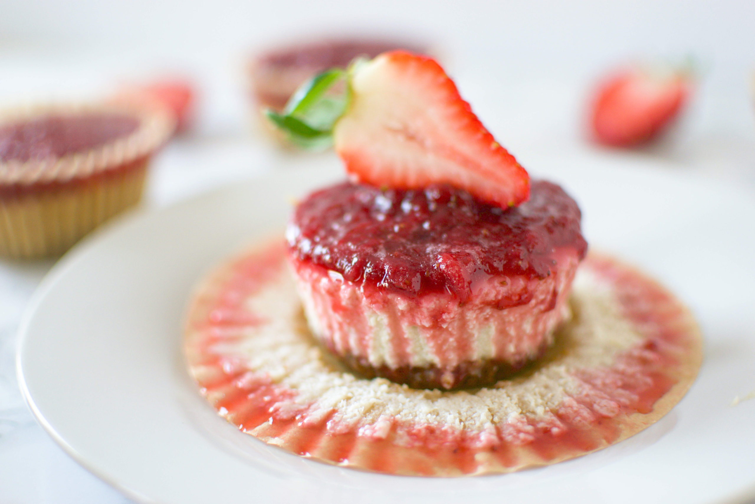 Vegan Strawberry Cheesecake Bites